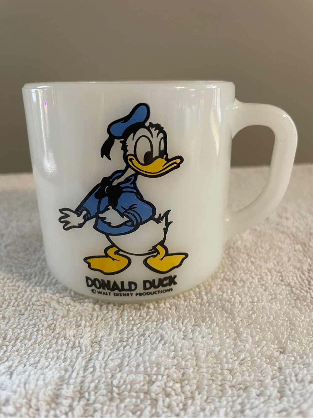 Vintage Donald Duck Mug Walt Disney Productions - Fire King USA - Milk Glass